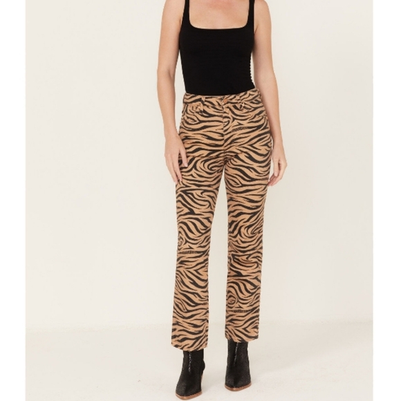 Wrangler Denim - Wrangler Women's High Rise Wild West Purr Print Straight Jeans